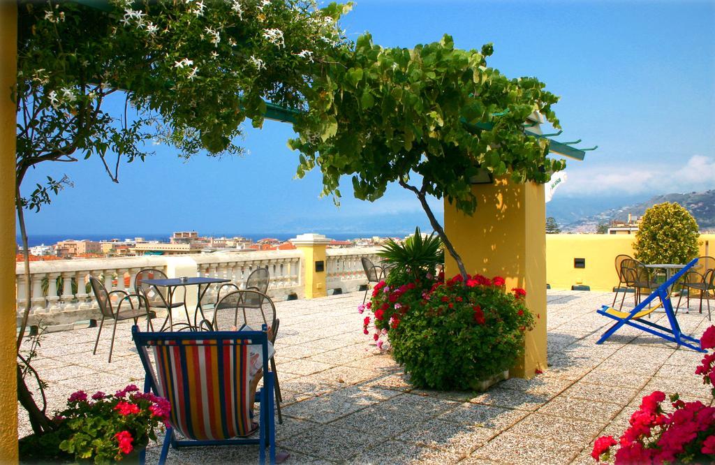 Hotel Aurora Bordighera Kültér fotó